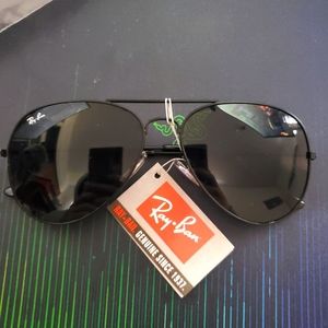 Ray Ban Aviator Shades/Sunglasses